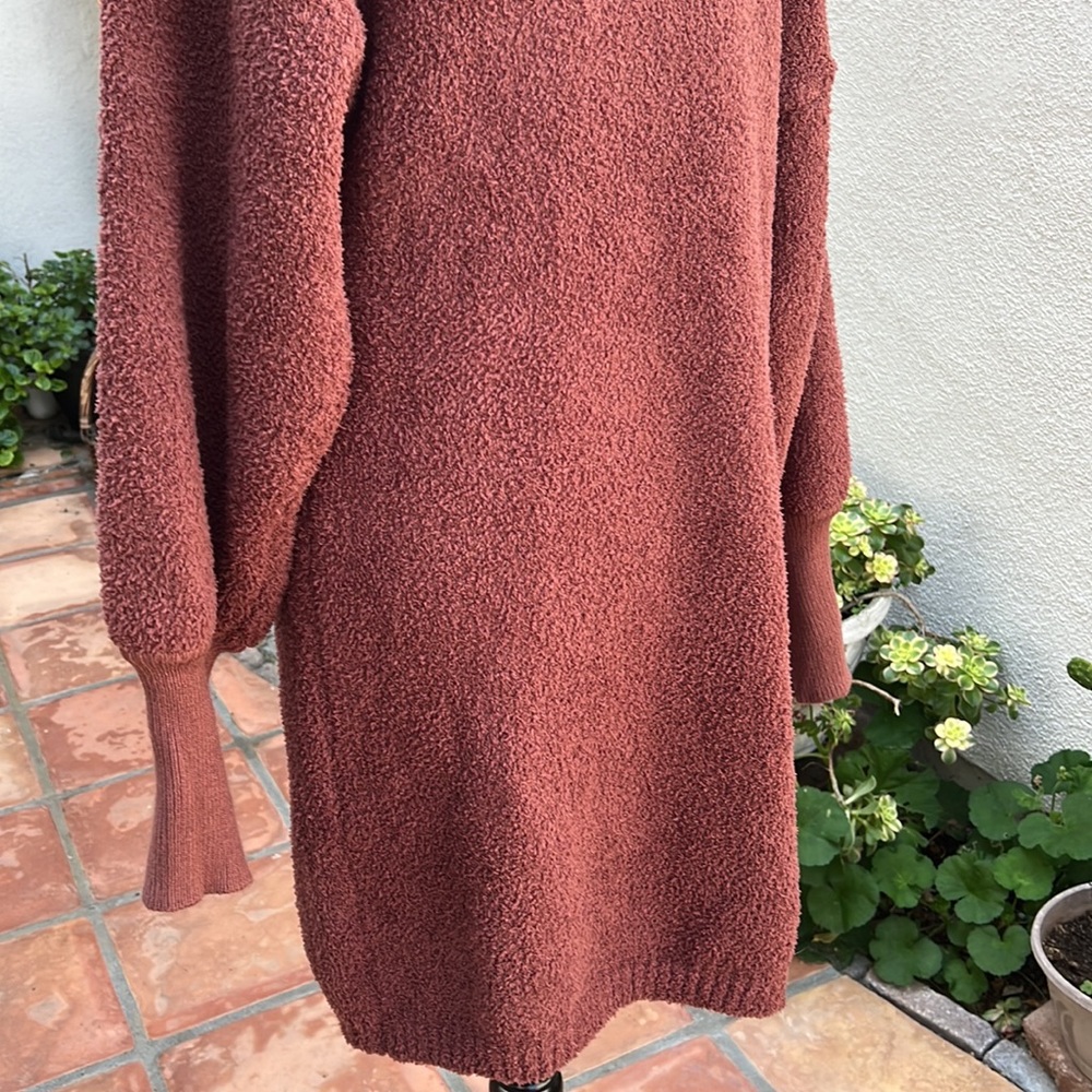 Sweater - Picture 4 of 4